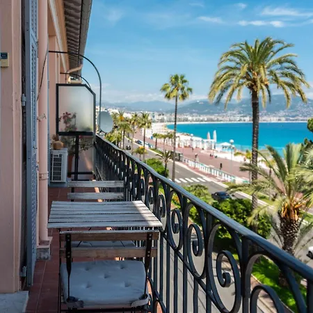 Happyfew Promenade Carras Apartment